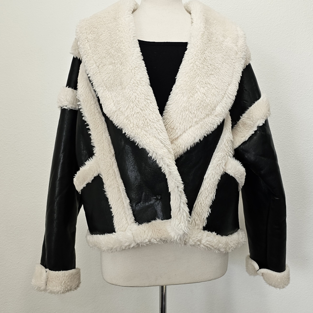 Faux Fur & Faux Leather Coat 🖤